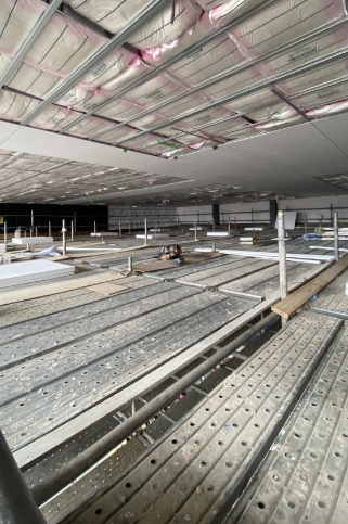 ボード貼り工事